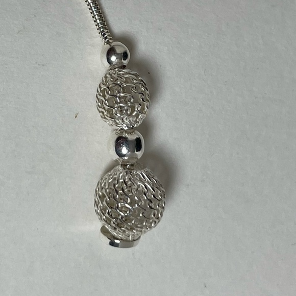 Elegant Silver Double Mesh Ball Lariat Necklace stamped 925 Silver - Picture 7 of 10